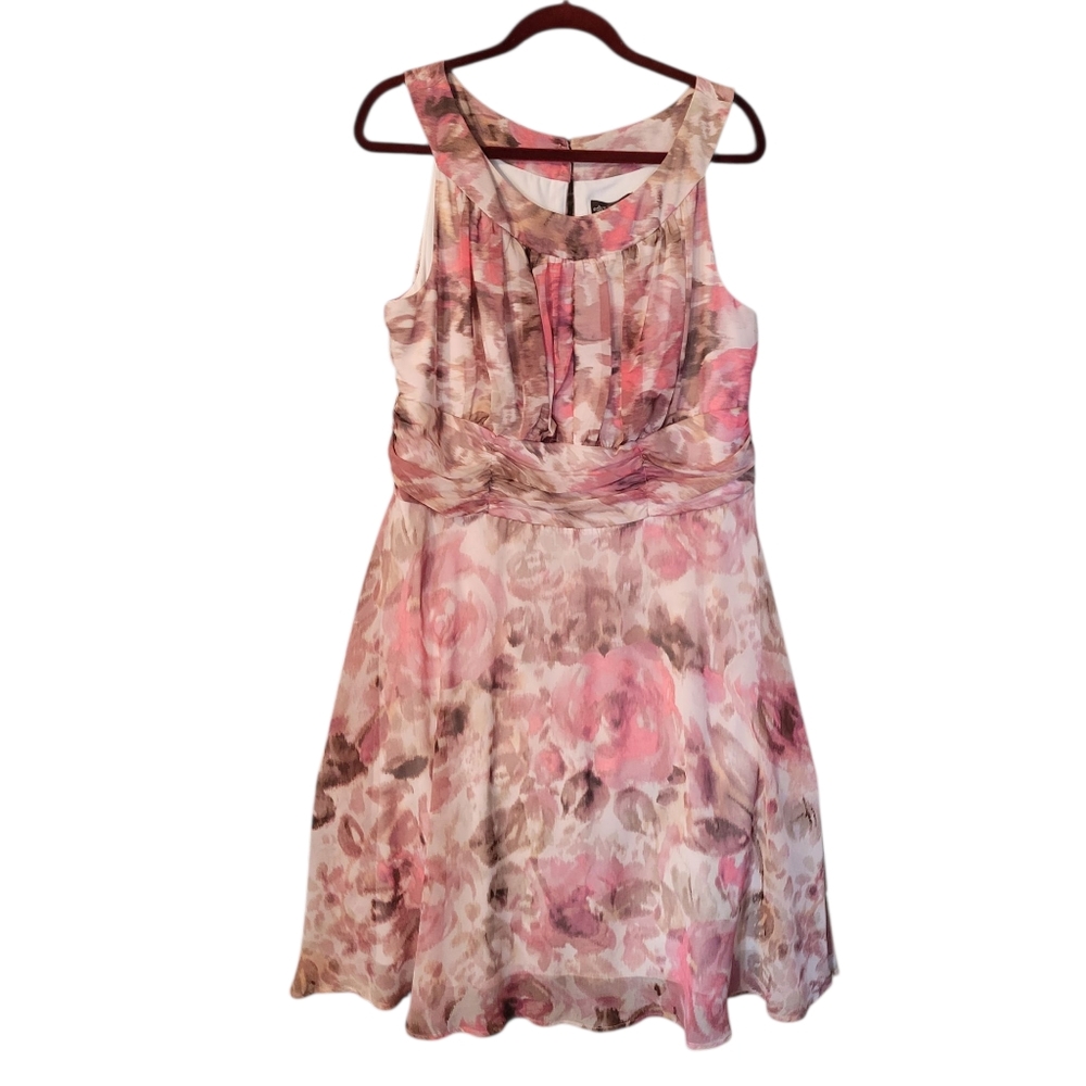 Connected Apparel floral ruched waist summer dress - 16W.        U32